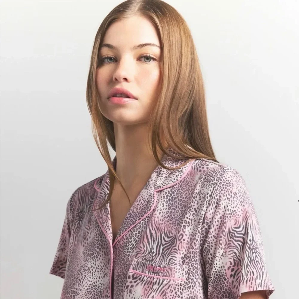 NWT Skims Sleep Short Sleeve Button Up Set in Bloom Mini Multi Animal - Picture 3 of 5
